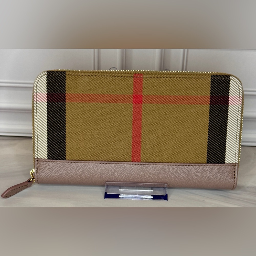 Burberry Beige Nova Check and Blush Leather Zip Around Wallet | Full Inclusion - Picture 4 of 11